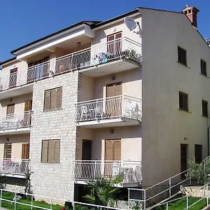https://apartments-villa-adria.in-istria.net